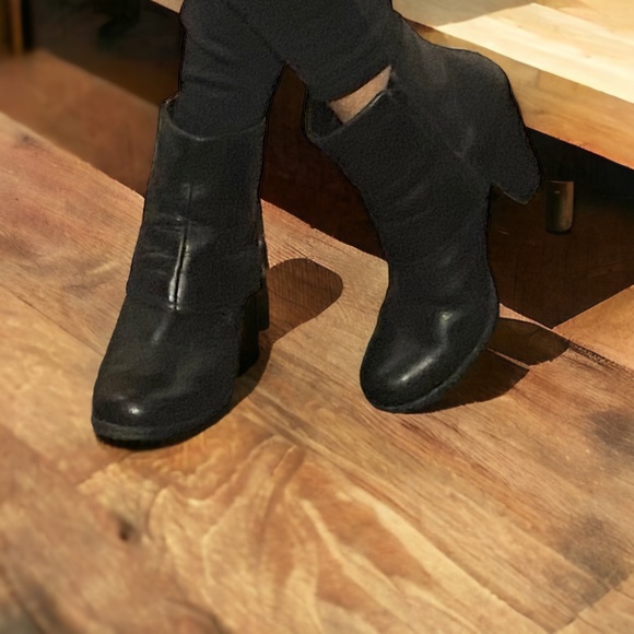 Boc leather zip heeled bootie.Sz 8.5 - Picture 3 of 16